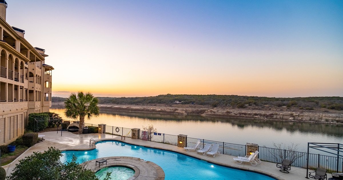 How to Get to The Island on Lake Travis from Austin